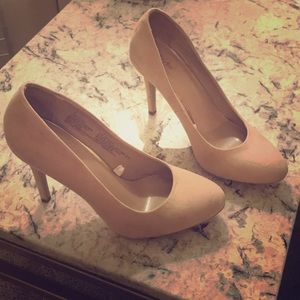 Nude Pump 👠